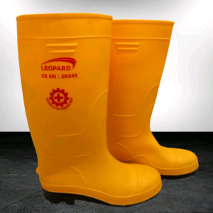 Sepatu Boot Karet Safety Dilengkapi Baja Pelindung Leopard LP0347