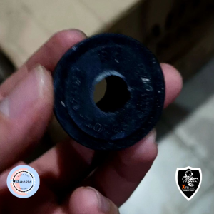 Karet bos per T120SS kecil kualitas bahan bagus karet bos per Futura karet bos per mobil niaga karet bos per ST100 karet bos per carry MZS09114 rubber spring bushing