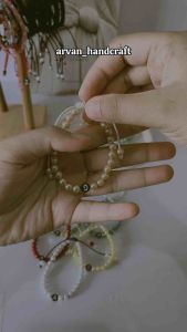 Gelang Mutiara Maroon Inisial Huruf // Gelang Inisial Huruf Mutiara Maroon Model Serut