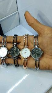 Jam Tangan Mirete Fashion Wanita.Jam Original100%RealpictWarna Tidak Mudah LunturGratis Baterai Cadangan.