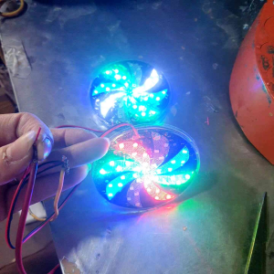 Đèn led chong chóng xoay cảnh báo ô tô xe máy 8cm12v  24v gắn ô tô xe máy xe công nông  có clip