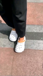 Sendal Wedges Wanita Terbaru Jibbitz Slip On Sandal Kodok Kekinian Baim Crocs Fuji Viral Stiker 3D Sandal Selop Platform Soft Empuk Eva Sol TebalSANDAL CROOSSS
