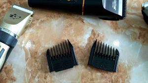 Bộ cữ xéo cắt hai bên tai cho tông đơ cắt tóc các loại.