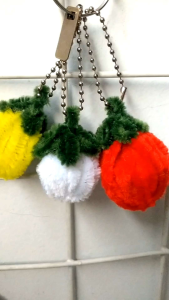 Floransa Gantungan Kunci Strawberry | Kawat Bulu | Souvenir