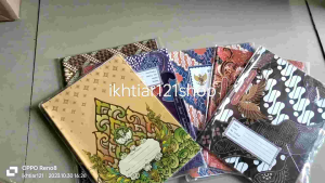 1 Pack Sampul Buku Kwarto/Sampul Buku Motif Batik Kuarto Random isi 10 Lembar