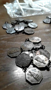 จี้ห้อยคอ รูปพระ รูปหลังมียันต์8ทิศ