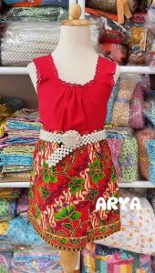 ชุดไทยเด็ก ชุดสงกรานต์ (รหัสPP09) เสื้อคอกระเช้าสีพื้นเด็ก พร้อมผ้าถุงสีสันสดใสลายตามภาพ งานพร้อมส่งจากไทย S 5-9กิโล M 10-13กิโล