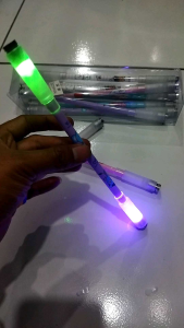 SPINING PEN PULPEN PENA PUTAR BALANCE ANTI STRES / BOLPOIN ROTATING DENGAN KAMPU LED BERCAHAYA SUNING MALL
