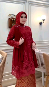 Kebaya Modern: Pilihan Tepat untuk Acara Formal & Pesta Wisuda
