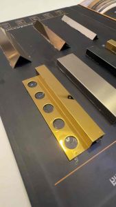 ฉากสแตนเลสตกแต่ง ยาว 2.0 เมตร มีหลายสี