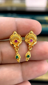 Ladies Earrings  2.50micron gold plated  Look like real gold   can Daily wear Light weight