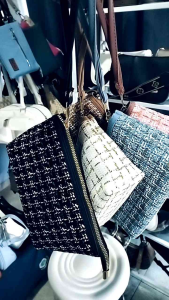 Dompet Nyaman dan Tahan Lama untuk Wanita: Jia Premium & HP