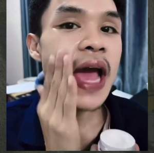 พิเศษ ครีมอาร์ไนท์ ราคาเคร่งครัด 1แถม1 กระจุดด่างดำผลัดเซล์ผิวให้ขาวกระจ่างใส 10g