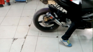 Knalpot Akrapovic Gp1 Karbon untuk Motor Bebek & Sport