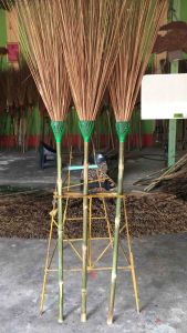 🎁 คุ้มกว่า*ราคาส่ง*[แพ็ค 10 ด้าม] ไม้กวาดทางมะพร้าว (พันยาง) ด้าม 120ซม. **รุ่นหนา**