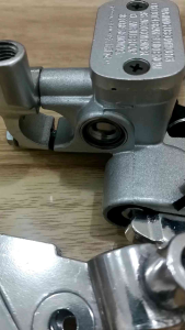 Master Rem Atas Assy Depan Mio 5TL Mio Soul Mio Sporty Mio Karbu Lama Mio Smile Mio Lama Rumah Minyak Rem Assy Depan Dudukan Rumah Handle Mio Handle Kanan Mio Handle Kiri Mio Dudukan Spion Kiri Mio Paket Master Rem Atas Depan Mio 5TL