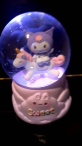 Kotak Musik / Bola Kaca / Snowball / SnowGlobe / Waterball Kuromi / Bola Cristal Hello Kitty