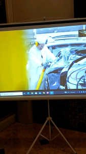 Layar Proyektor TKDN BRITE TRI2121 84 Inch