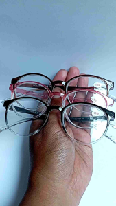 Kacamata Minus untuk Penglihatan Jauh: Frame Oval untuk Pria & Wanita