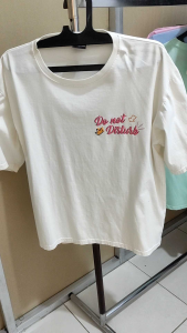 Kaos Oversized Do Not Disturb: T-shirt Desain Unik untuk Wanita & Pria