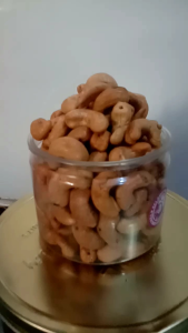 kacang mete utuh matang toples 225 gram