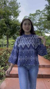 เสื้อแขนยาว เสื้อผ้าฝ้ายหมักโคลนลายไทย ติดกระดุมหลัง