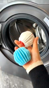 1 Set (2 Pieces) Plastic Soft Silicone Laundry Balls