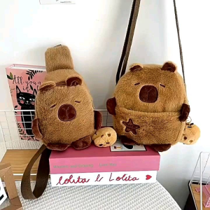 Túi đeo chéo lông hoạt hình capipara sang trọng