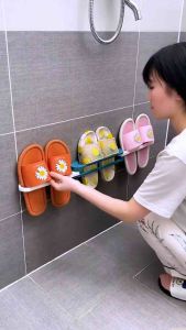 可折叠三合一拖鞋架 (1套3个) Foldable 3-in-1 Slipper Rack 可折叠三合一的#拖鞋架😍.#拐角位置也能完美利用,可同时挂双三双鞋,不用的时候折叠起来,放在浴室和门后都很方便#居家好物