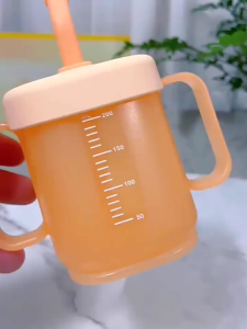 Sakumini Curve Straw Cup Traning Gelas Minum Sedotan Anak