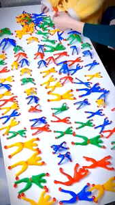 WALL CLIMBING SPIDERMAN TOY STICKS TO THE WALL AND STICKS TO THE PALM TO RELIEVE PRESSURE SPIDERMAN STICKY TOY