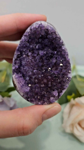 💯Natural Uruguay Purple crystal Amethyst cluster 177g 💯天然乌拉圭紫晶镇/紫晶簇177g【蛋型】