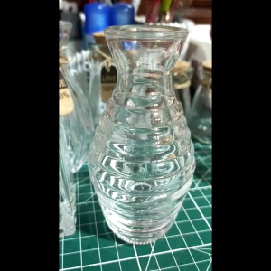 ขวดรูปรังผึ้งคอคอดปากกว้าง 100 มล. ขวดใส่ดาว ขวาดใส่ลูกอม ขวดใส่ขนม แถมป้าย ขวดทำของขวัญ ของฝาก ขวดตกแต่ง DIY