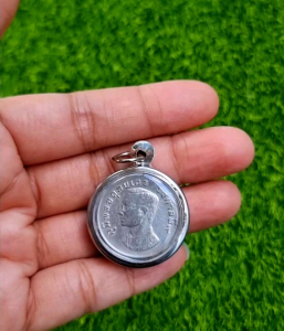 พญาครุฑ ปี พ.ศ. 2517 พร้อมบรรจุใส่ตลับสแตนเลสเงิน 4 แบบ แถมฟรี! ผ้ายันต์ คาถาบูชา