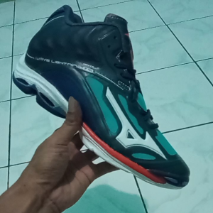 Sepatu Voli Mizuno Pria Sepatu Volly Mizuno Wlz 6 Sepatu Mizuno Wave Lightning Z6 Mid Sepatu Olahraga Sport Vollyball Mizuno Wlz7 Wlz 7 Sepatu Sneakers Pria Wanita Running Lari Jogging Gym Sneaker Terlaris Dan Terbaru