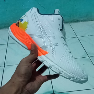 Sepatu Voli Pria Dan Wanita Terbaru / Sepatu Netburner Balistic Terbaru / Sepatu Voli / Sepatu Volly / Sepatu Olahraga / Sepatu Sneaker / Sepatu Running / Sepatu Lari / Sepatu Pria / Sepatu Cowok / Sepatu Cewek / Sepatu Wanita / Sepatu Netburner Mid
