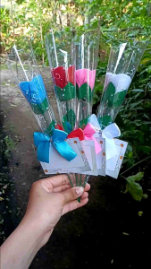 Bunga mawar satu tangkai plastik Motif/hari guru/hari ibu/hari valentain/perpisahan/hadiah