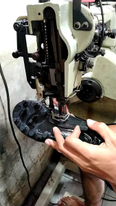 Sepatu Bola DDR Size 38-43: Sol Sudah Dijahit Muter