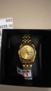 High Quality fashionable watche with day and date visions stainless steel and waterproof SK