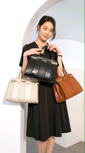 Tas Palomino Handbag P1 Warna Hitam Cream Cinnamon