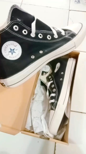sepatu sekolah kompas