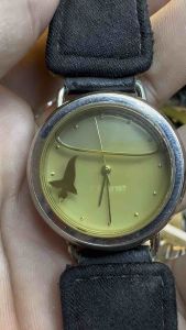 Đồng hồ namnữ hiệu FOSIL QUARTZ size 34mm độc lạ nước trong kínhbản giới hạn  234/700 chiếcdây vải độc lạ êm ái có sờn nhẹ vẫn sử dụng OK  phù hợp nam tay nhỏ hoặc nữ
