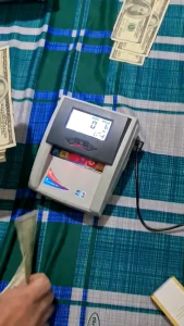 Máy đếm tiền ngoại tệ cao cấp Euro đôla  bảng Anh yên NhậtHồng Kông Việt NAM có thể chọn các quốc gia khác