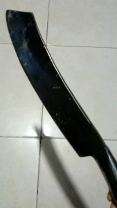 golok panjang Patimura alat kebun bambu kayu