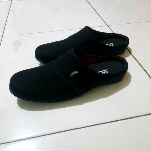 Sandal Bakpau Pria Bisa COD Samfal slop Sandal Bustong Sandal kekinian slip on anti licin