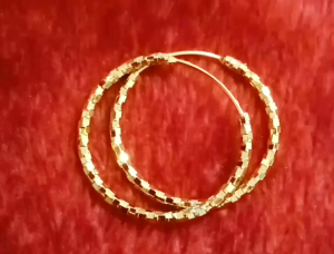 ANTING WANITA TITANIUM MOTIF KOTAK LAPIS EMAS UKURAN 25 CM ANTI KARATAN VIRAL !!!