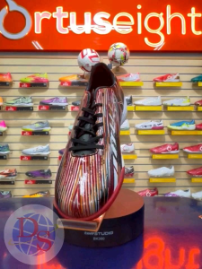 ORTUSEIGHT CATALYST VOYAGE IN / BLACK ORTRED / WHITE CYAN / SEPATU FUTSAL PRIA / SEPATU OLAHRAGA PRIA / ORTUSEIGHT