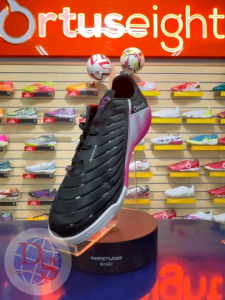 Sepatu Ortuseight Black White Ultra: Pilihan Terbaik untuk Olahraga