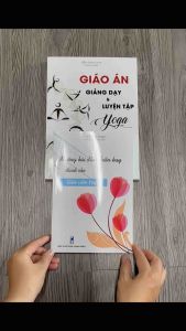 Combo sách cơ bản cho giáo viên: Giáo án giảng dạy và luyện tập yoga + Những bài dẫn thiền hay dành cho giáo viên yoga