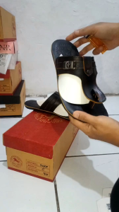 Sandal Kulit Pria Model Jepit